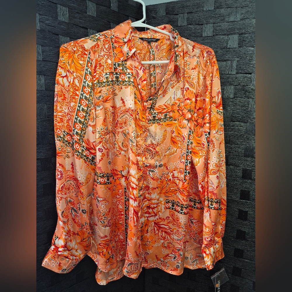 Unique Spectrum Orange and Red Floral Top